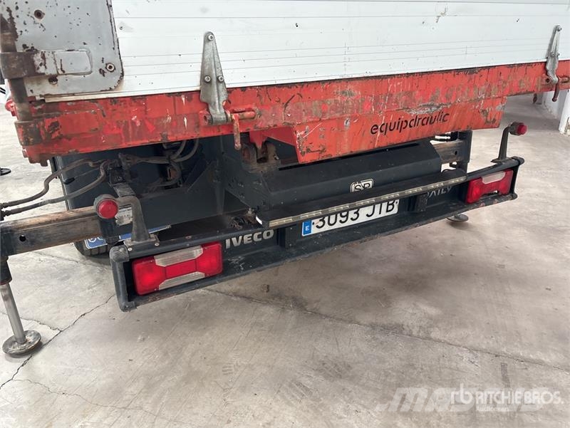 Iveco 70C21 4x2 Flatbed Truck with Crane Kraanaga veokid