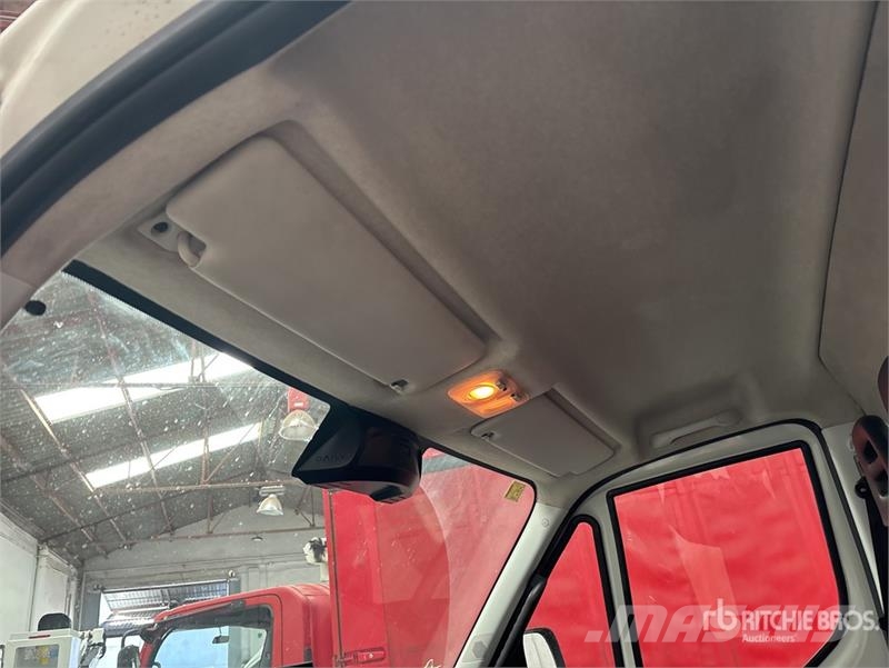 Iveco 70C21 4x2 Flatbed Truck with Crane Kraanaga veokid