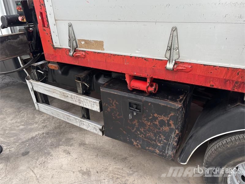 Iveco 70C21 4x2 Flatbed Truck with Crane Kraanaga veokid