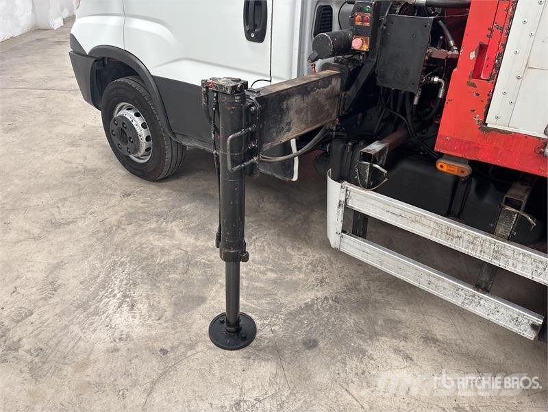 Iveco 70C21 4x2 Flatbed Truck with Crane Kraanaga veokid
