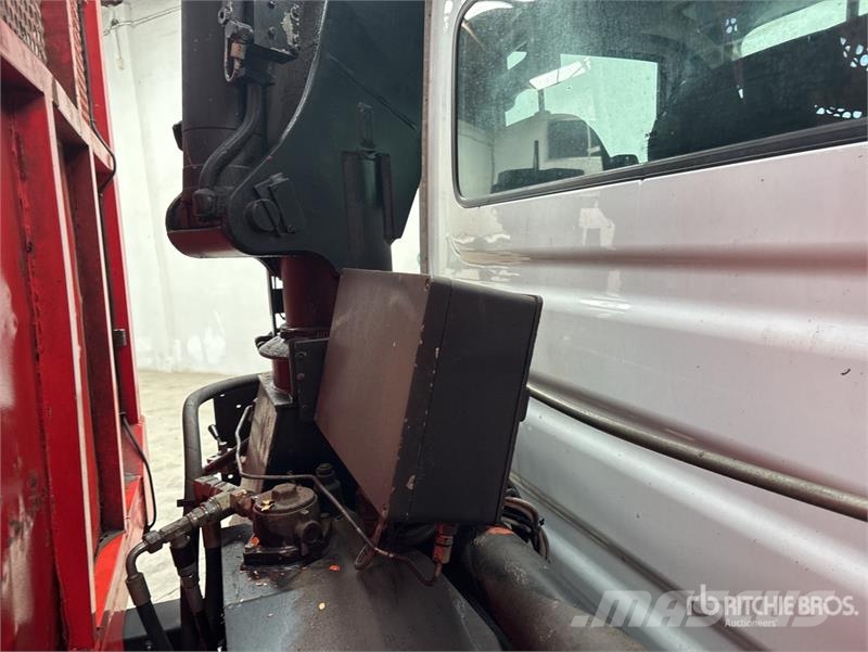 Iveco 70C21 4x2 Flatbed Truck with Crane Kraanaga veokid