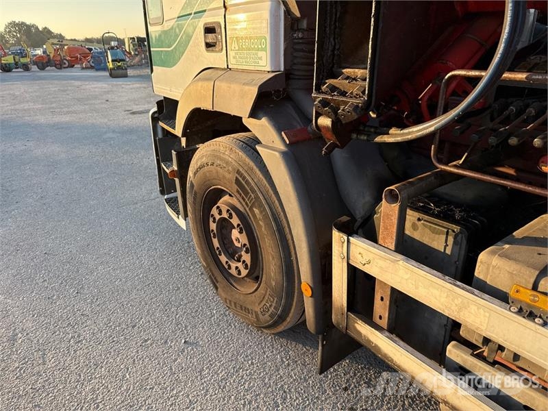 Iveco 722.A3 J2 6650 kg on Iveco Eurotech 240E42 6x2 Dum Kranwagen
