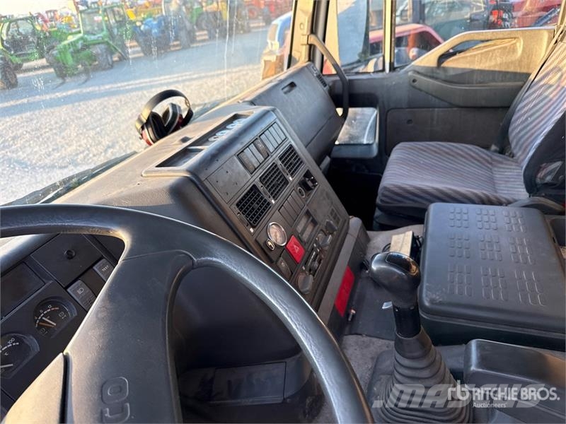 Iveco 722.A3 J2 6650 kg on Iveco Eurotech 240E42 6x2 Dum Kranwagen