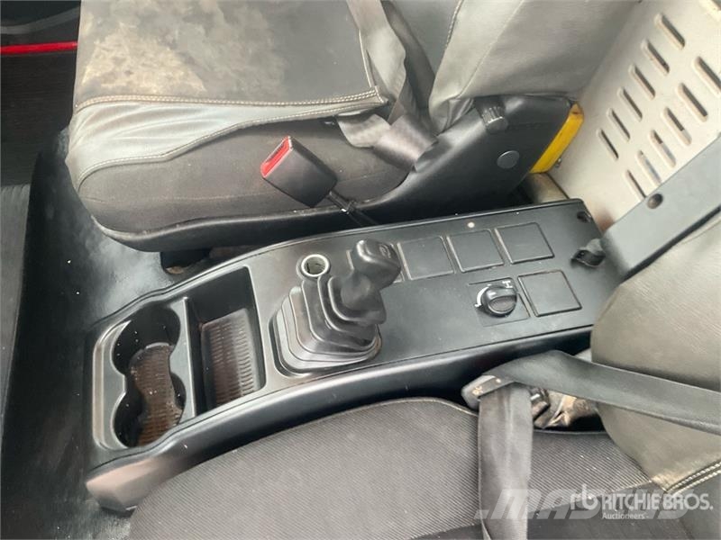 Iveco 80-220 EuroCargo 4x2 S/A Dump Truck Camion benne