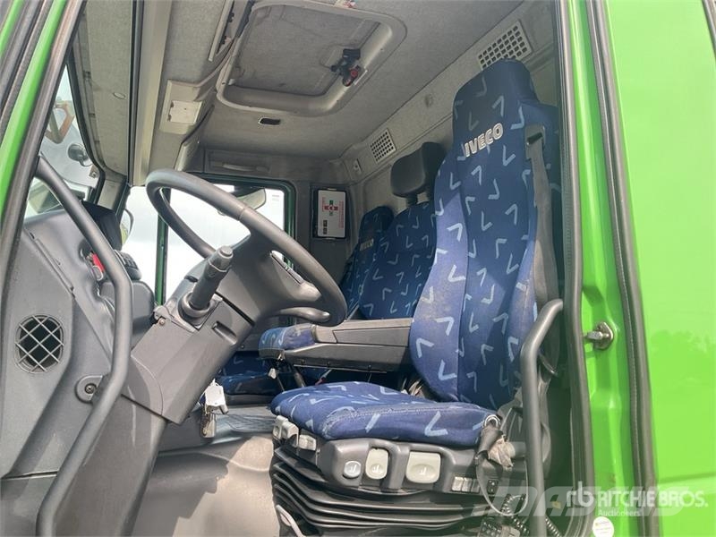 Iveco AD260S33X 6x2 Rear Loader Waste Collection Truck Atkritumu izvešanas transports