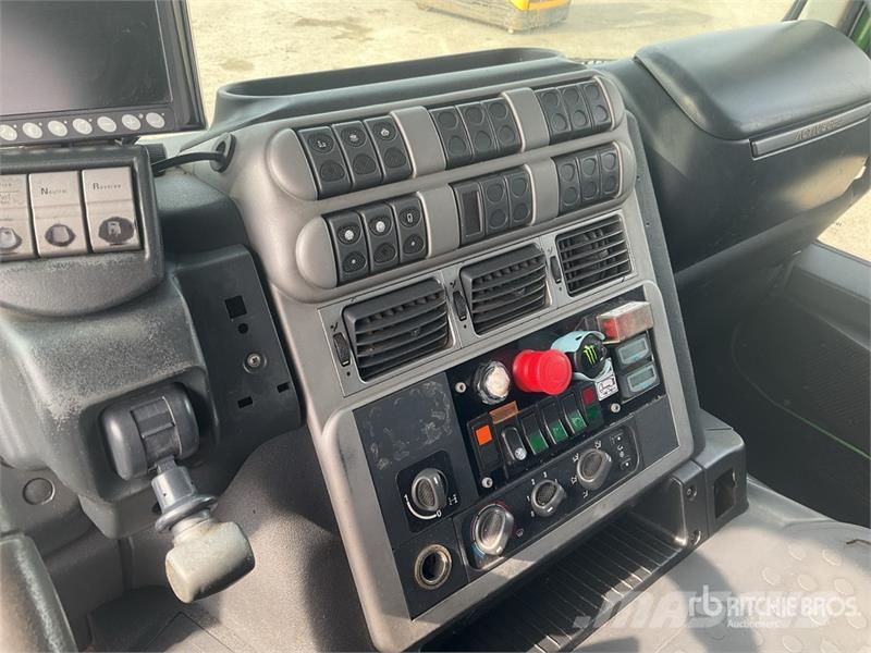 Iveco AD260S33X 6x2 Rear Loader Waste Collection Truck Atkritumu izvešanas transports