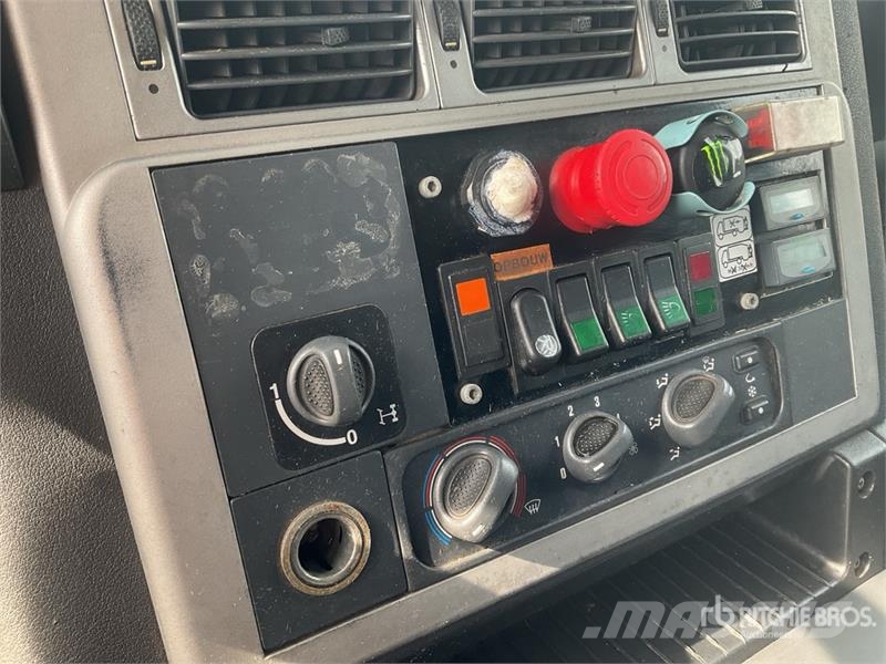 Iveco AD260S33X 6x2 Rear Loader Waste Collection Truck Atkritumu izvešanas transports