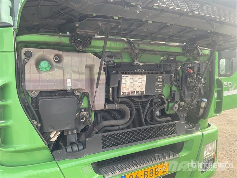 Iveco AD260S33X 6x2 Rear Loader Waste Collection Truck Atkritumu izvešanas transports