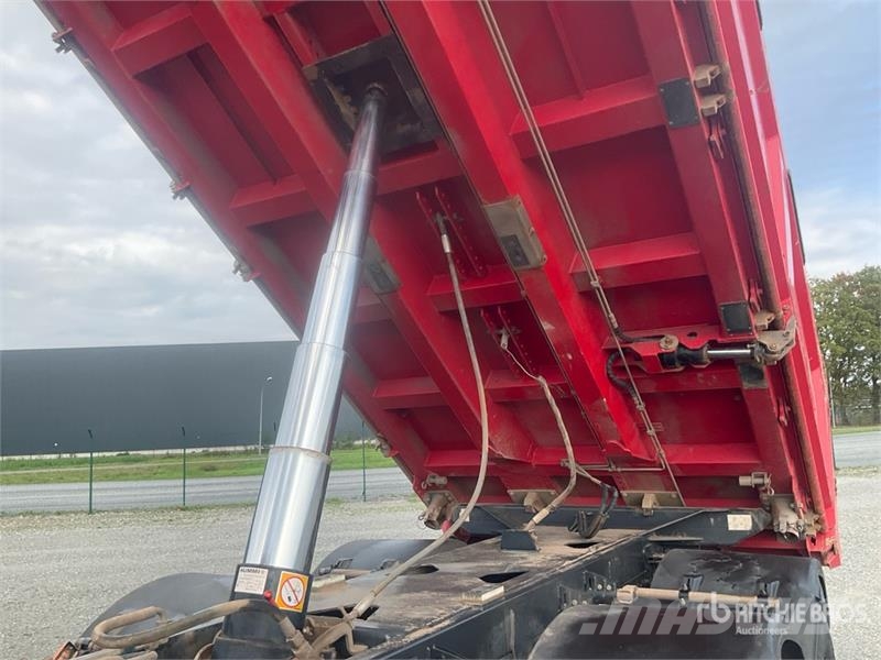 Iveco AD360H X-Way 480 8x4 Twin-Steer Tri/A Dump Truck Bañeras basculantes usadas