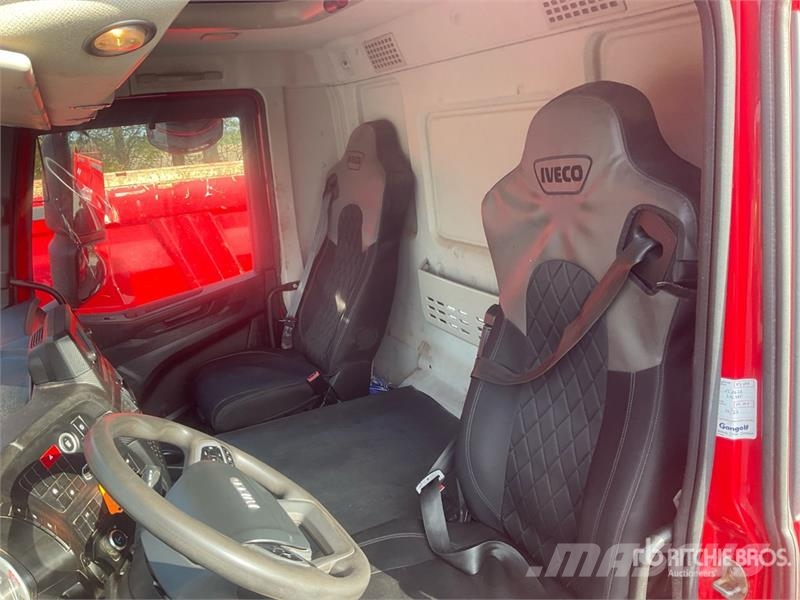 Iveco AD360H X-Way 480 8x4 Twin-Steer Tri/A Dump Truck Bañeras basculantes usadas
