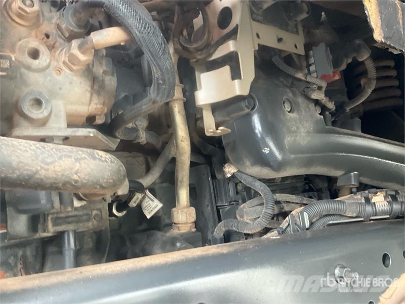 Iveco AD360H X-Way 480 8x4 Twin-Steer Tri/A Dump Truck Bañeras basculantes usadas