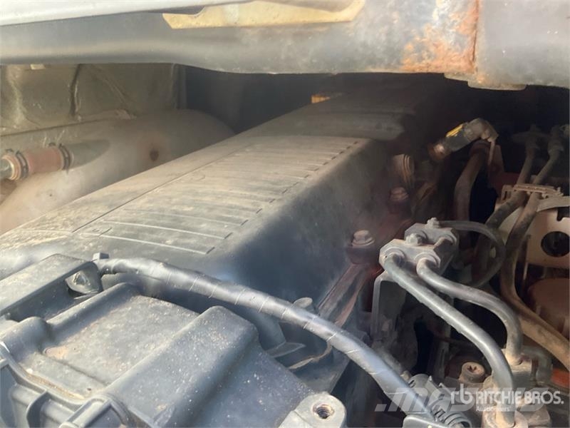 Iveco AD360HX 6x4 T/A Dump Truck Camion benne