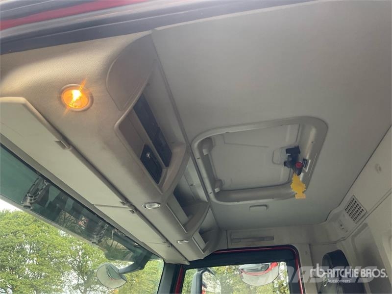 Iveco AD360HX 6x4 T/A Dump Truck Camion benne