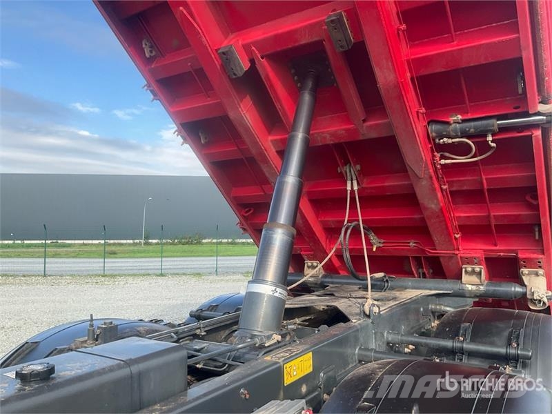 Iveco AD360HX 6x4 T/A Dump Truck Camion benne