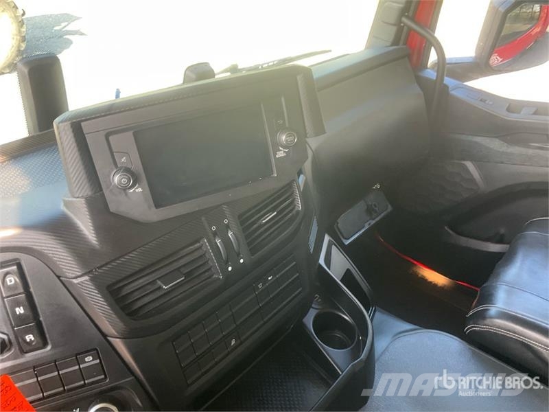 Iveco AD360HX 8x4 Twin-Steer Tri/A Dump Truck شاحنات قلابة