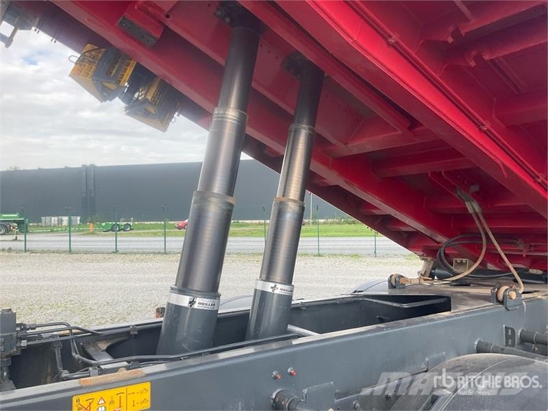 Iveco AD360HX 8x4 Twin-Steer Tri/A Dump Truck شاحنات قلابة