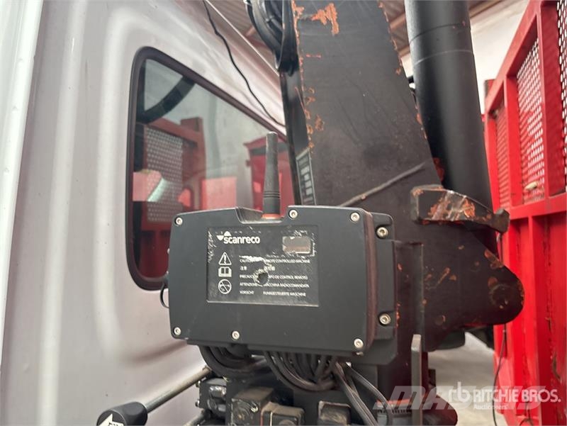 Iveco Atlas-Kran AK50.1A2 on Iveco 70C21 4x2 Flatbed Tr Darus teherautók