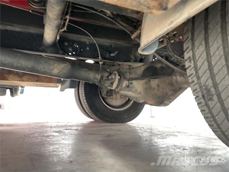 Iveco Atlas-Kran AK50.1A2 on Iveco 70C21 4x2 Flatbed Tr Darus teherautók