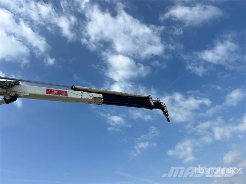 Iveco Bonfiglioli 710 kg on Iveco Daily 35-120 Dump Truc Truck mounted cranes
