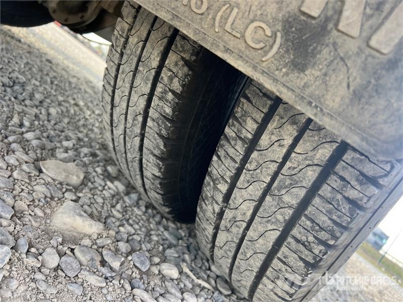 Iveco Bonfiglioli 710 kg on Iveco Daily 35-120 Dump Truc Truck mounted cranes