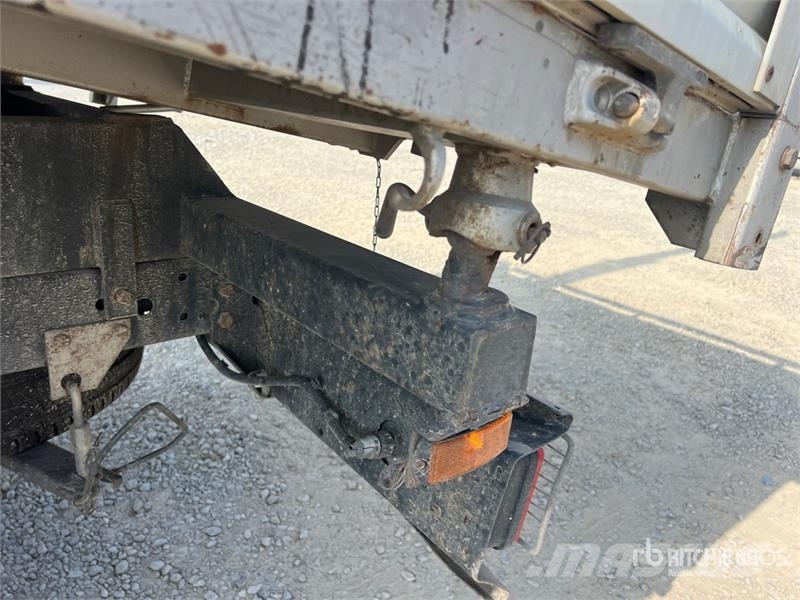 Iveco Bonfiglioli 710 kg on Iveco Daily 35-120 Dump Truc Truck mounted cranes