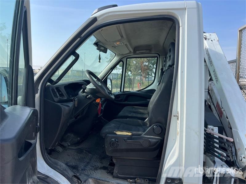 Iveco Bonfiglioli 710 kg on Iveco Daily 35-120 Dump Truc Truck mounted cranes