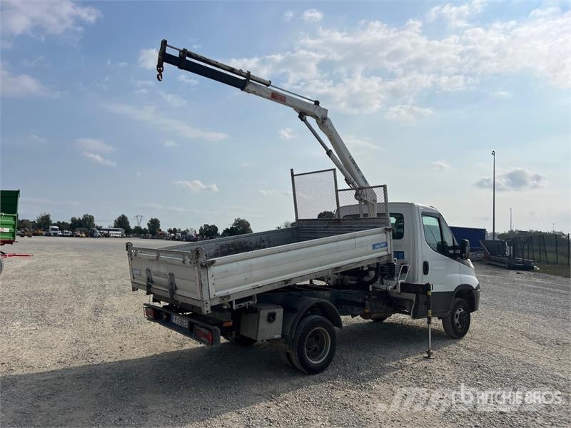 Iveco Bonfiglioli 710 kg on Iveco Daily 35-120 Dump Truc Truck mounted cranes