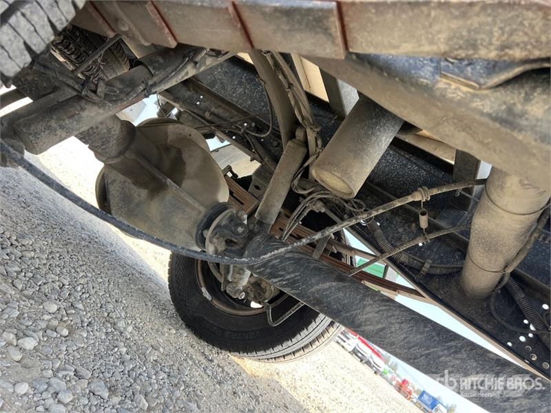 Iveco Bonfiglioli 710 kg on Iveco Daily 35-120 Dump Truc Truck mounted cranes