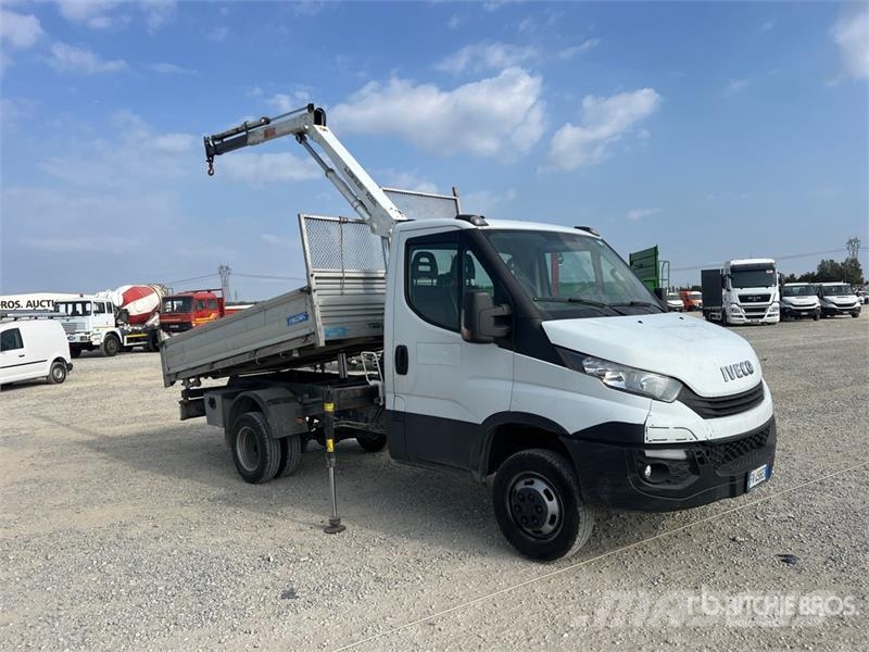 Iveco Bonfiglioli 710 kg on Iveco Daily 35-120 Dump Truc Truck mounted cranes