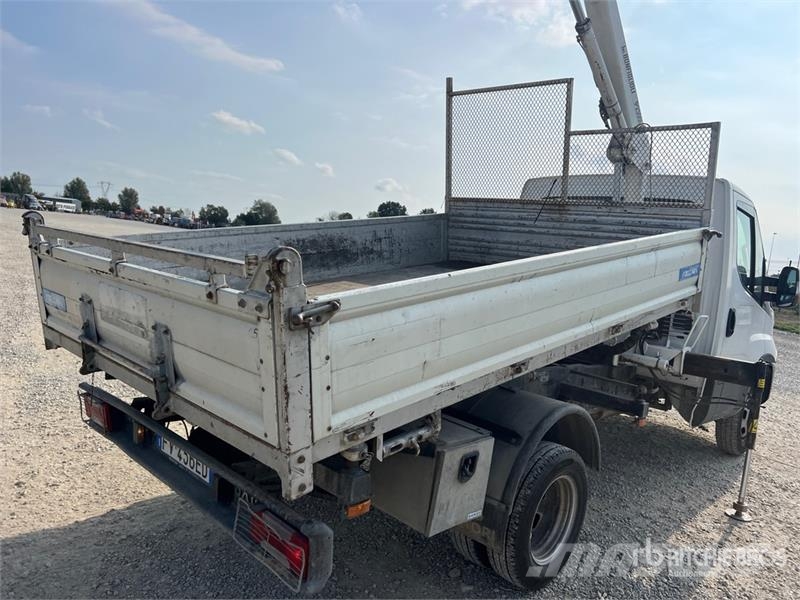 Iveco Bonfiglioli 710 kg on Iveco Daily 35-120 Dump Truc Truck mounted cranes