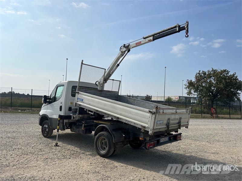 Iveco Bonfiglioli 710 kg on Iveco Daily 35-120 Dump Truc Truck mounted cranes