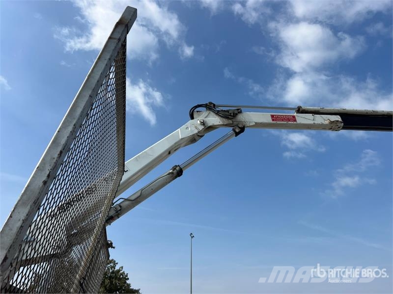 Iveco Bonfiglioli 710 kg on Iveco Daily 35-120 Dump Truc Truck mounted cranes