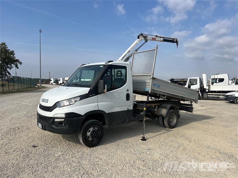 Iveco Bonfiglioli 710 kg on Iveco Daily 35-120 Dump Truc Truck mounted cranes