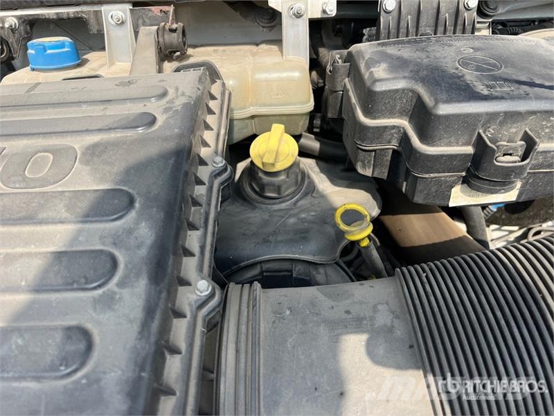 Iveco Bonfiglioli 710 kg on Iveco Daily 35-120 Dump Truc Truck mounted cranes