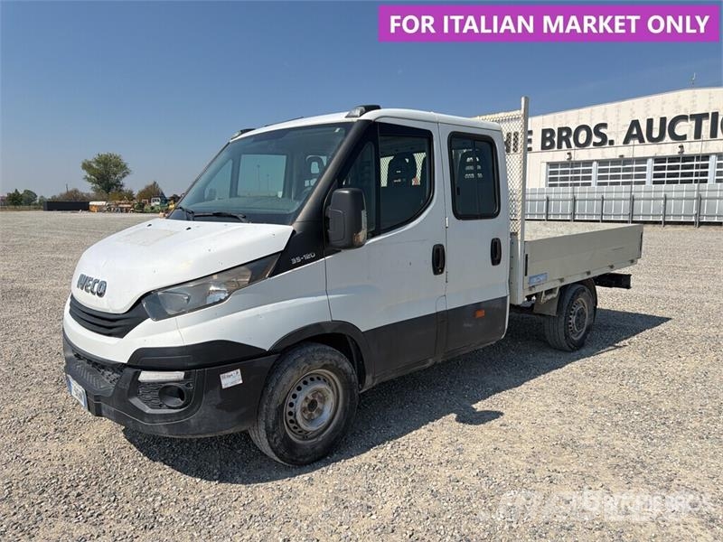 Iveco Daily شاحنات مسطحة/مفصلية الجوانب