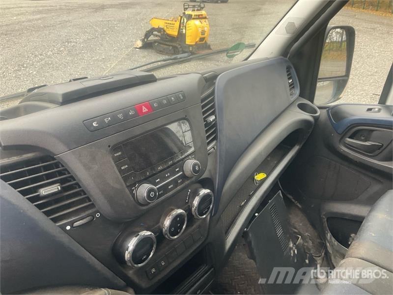Iveco Daily Dostavna vozila / kombiji