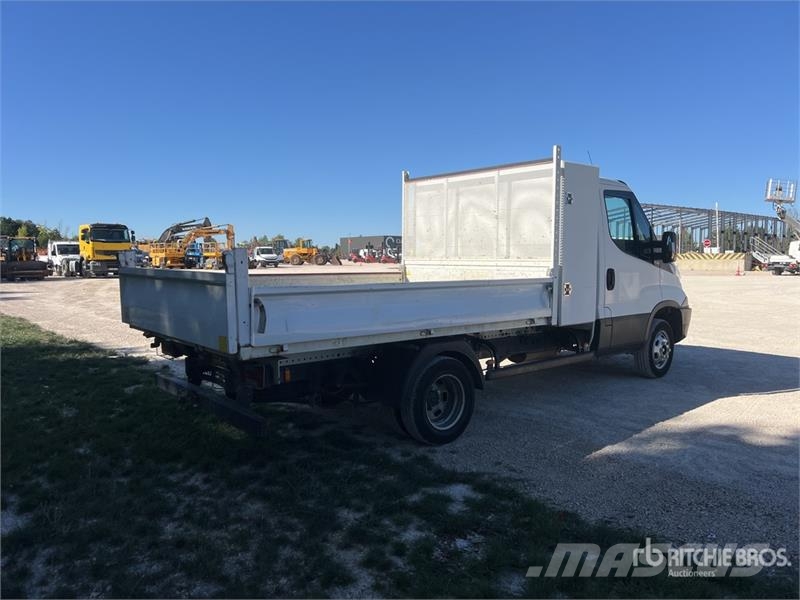 Iveco Daily 35-120 Camion Benne Dump Truck Camion benne