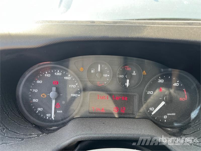 Iveco Daily 35-120 Crew Cab Flatbed Truck Flatbed / Dropside trucks