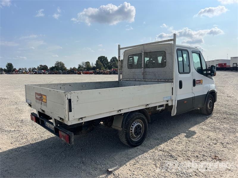 Iveco Daily 35-120 Crew Cab Flatbed Truck Flatbed / Dropside trucks
