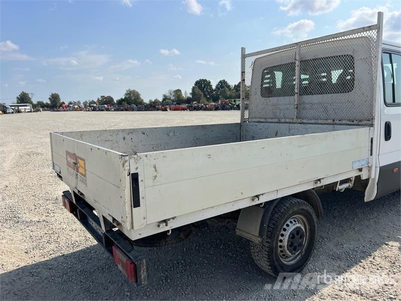 Iveco Daily 35-120 Crew Cab Flatbed Truck Flatbed / Dropside trucks