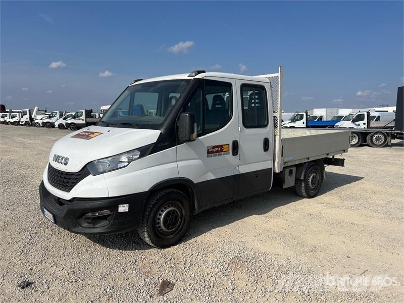 Iveco Daily 35-120 Crew Cab Flatbed Truck Flatbed / Dropside trucks
