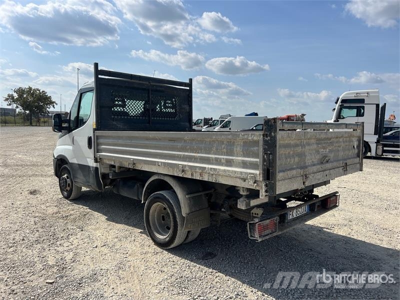 Iveco Daily 35-120 Dump Truck Pašizgāzējs