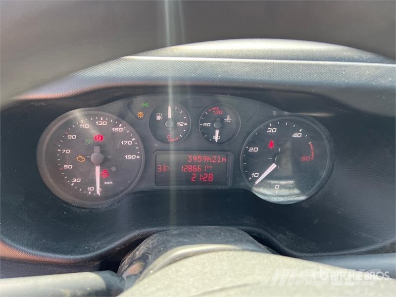 Iveco Daily 35-140 Dump Truck Camiones bañeras basculantes o volquetes
