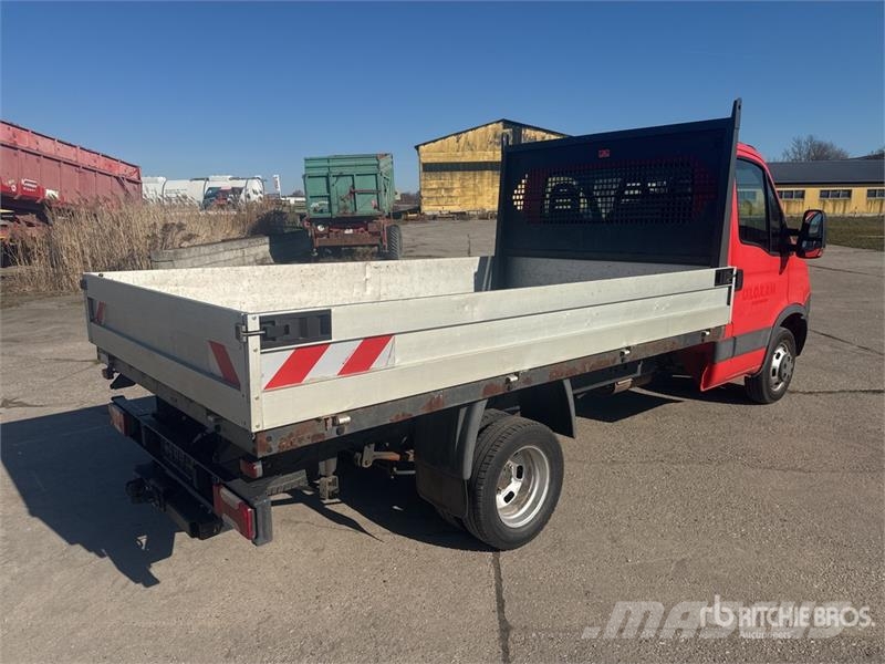 Iveco Daily 35 4x2 Flatbed Truck Грузовики-платформы/боковая разгрузка