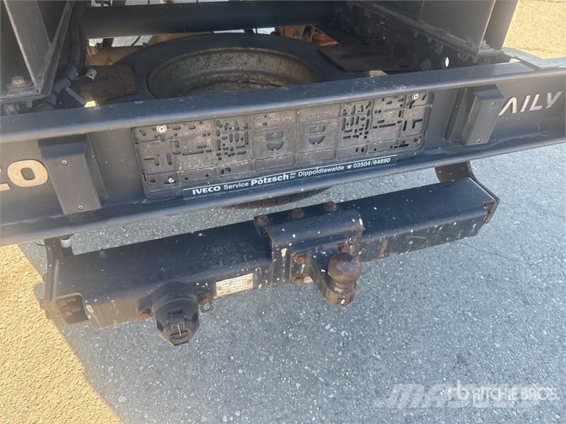Iveco Daily 35 4x2 Flatbed Truck Грузовики-платформы/боковая разгрузка