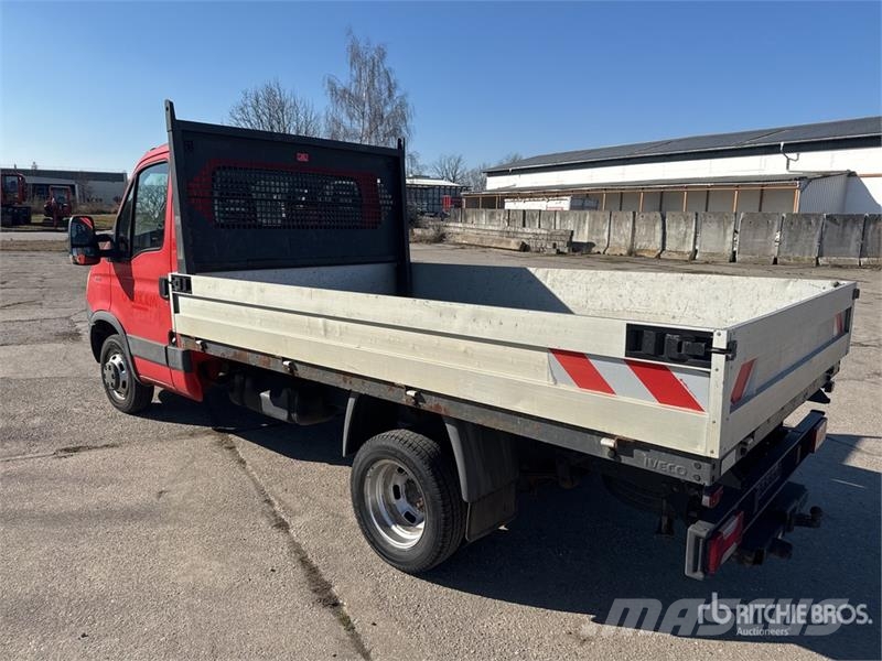 Iveco Daily 35 4x2 Flatbed Truck Грузовики-платформы/боковая разгрузка
