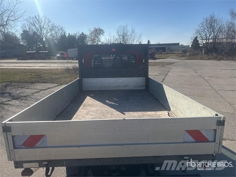 Iveco Daily 35 4x2 Flatbed Truck Грузовики-платформы/боковая разгрузка