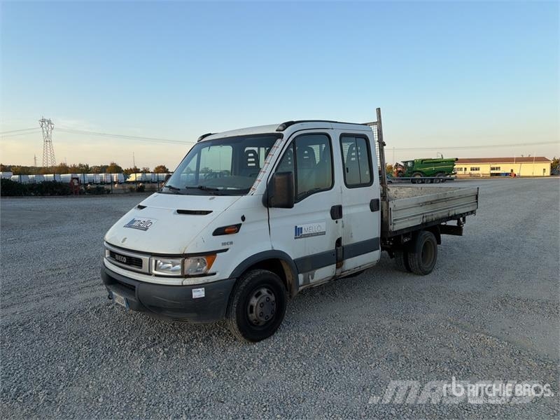 Iveco Daily 35C11 Crew Cab Flatbed Truck Camion con sponde ribaltabili