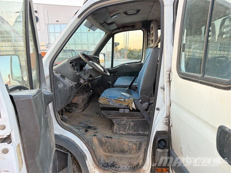 Iveco Daily 35C11 Crew Cab Flatbed Truck Camion con sponde ribaltabili