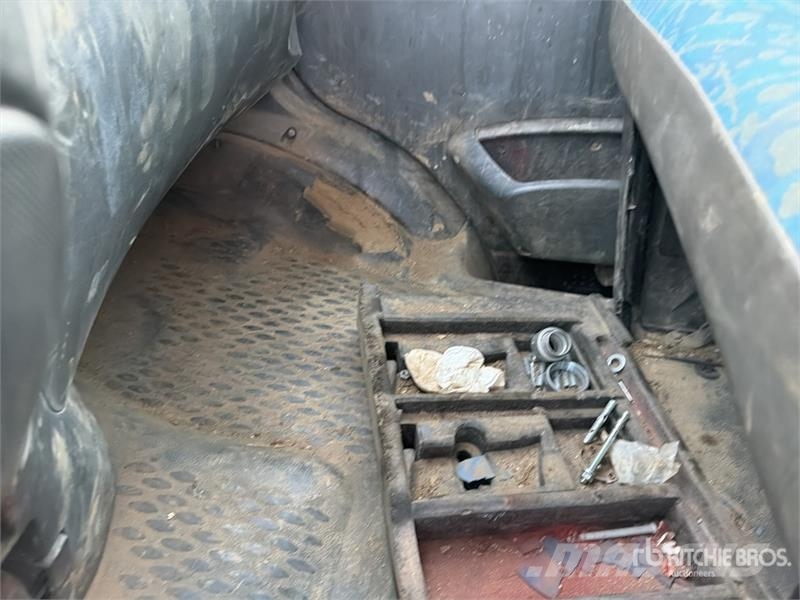 Iveco Daily 35C11 Crew Cab Flatbed Truck Camion con sponde ribaltabili
